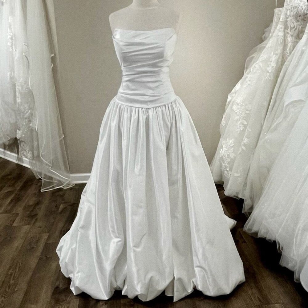 Essense of Australia bridal gown D4325